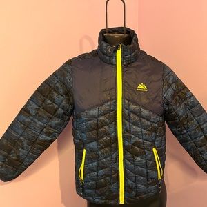 Kids Lightweight Puffy / Puffer Jacket. Size 7/8.